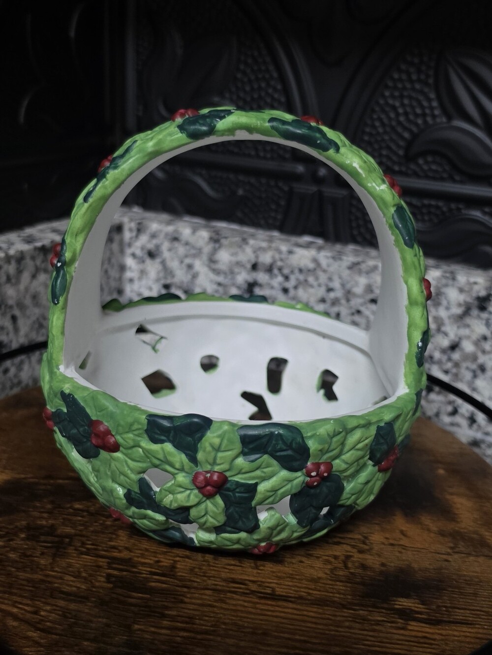Vintage 1990s Transfer Intl Corp Christmas Holly Berry Ceramic Basket